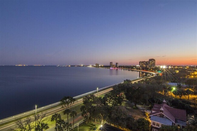 Building Photo - 2611 Bayshore Blvd
