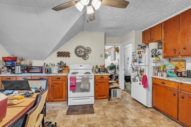 Building Photo - 298 S Main St