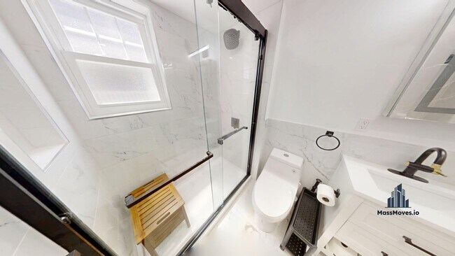 Building Photo - 36 Shepard St