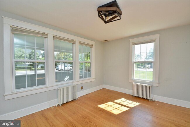 Building Photo - 8609 Oxon Hill Rd