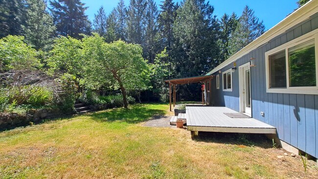 Building Photo - 3 Bedroom 2 Bath Home in Seabeck