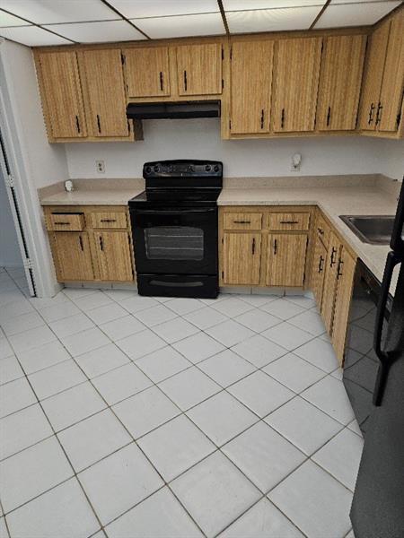 Building Photo - 4114 Inverrary Dr