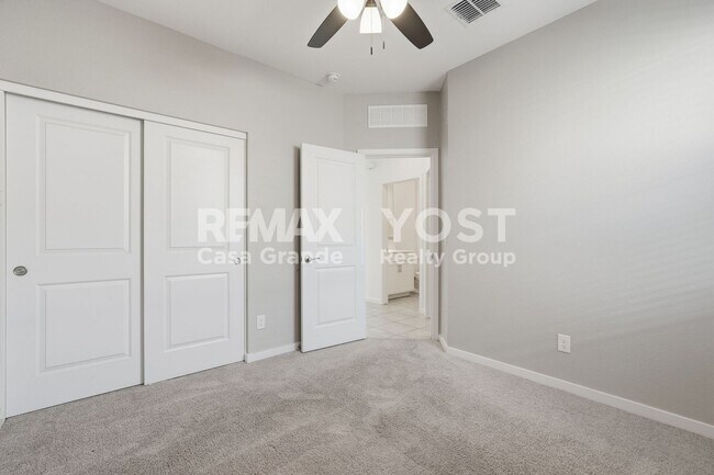 Building Photo - Move-In Ready Beauty with Granite Counters & Private Backyard!