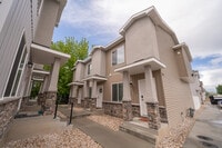 Building Photo - Saturn Townhomes