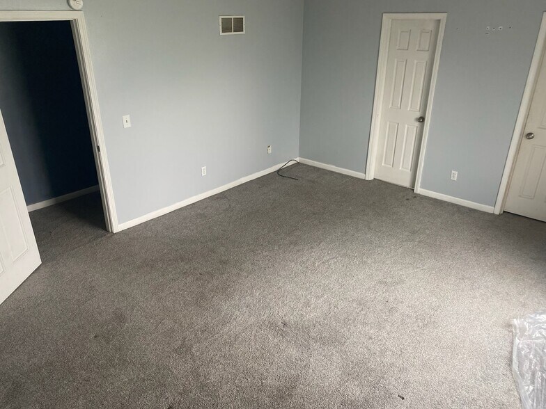 Building Photo - 103 Abens Ave