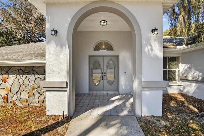 Building Photo - 15047 Woodbury Rd