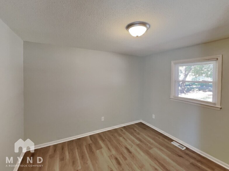 Building Photo - 139 Edgeway Rd