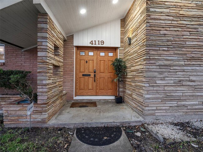 Building Photo - 4119 Mischire Dr