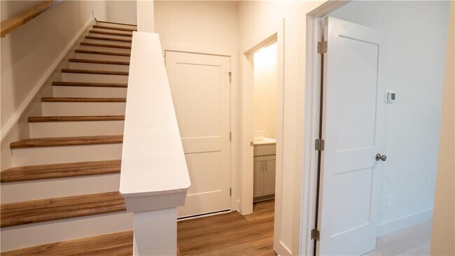 Building Photo - 1394 Cozy Cir SE