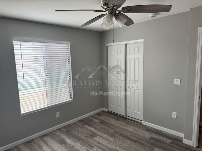 Building Photo - 448 N Lesueur