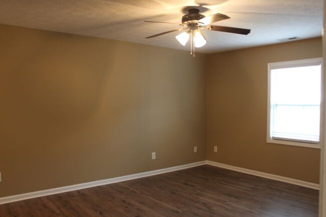 Building Photo - 220 Bear Trail
