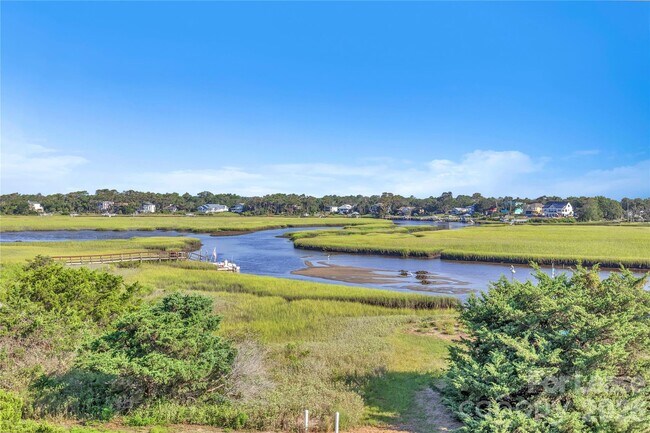 Building Photo - 1708 W Dolphin Dr