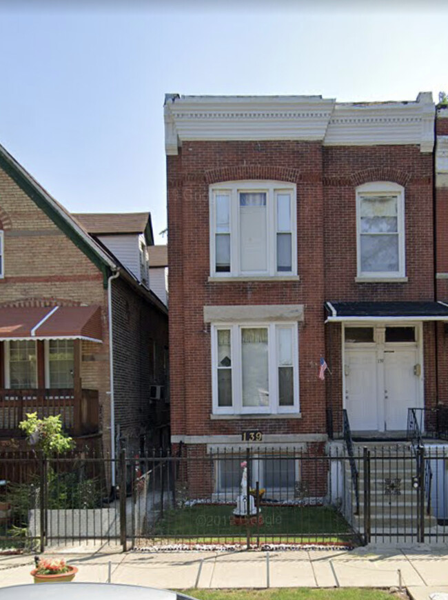 Primary Photo - 139 S Whipple St
