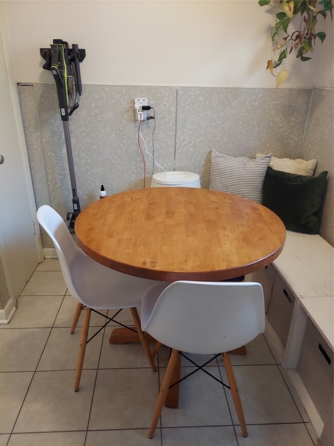 Building Photo - 2821 Eastgrove Ln