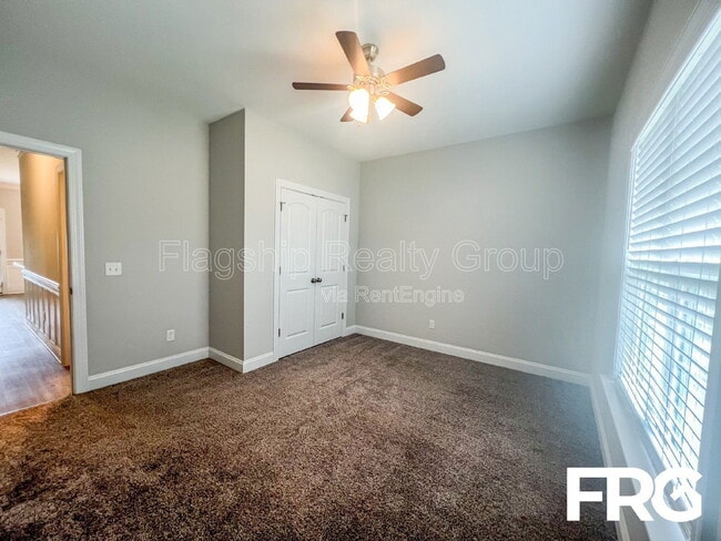 Building Photo - 313 N Landing Dr