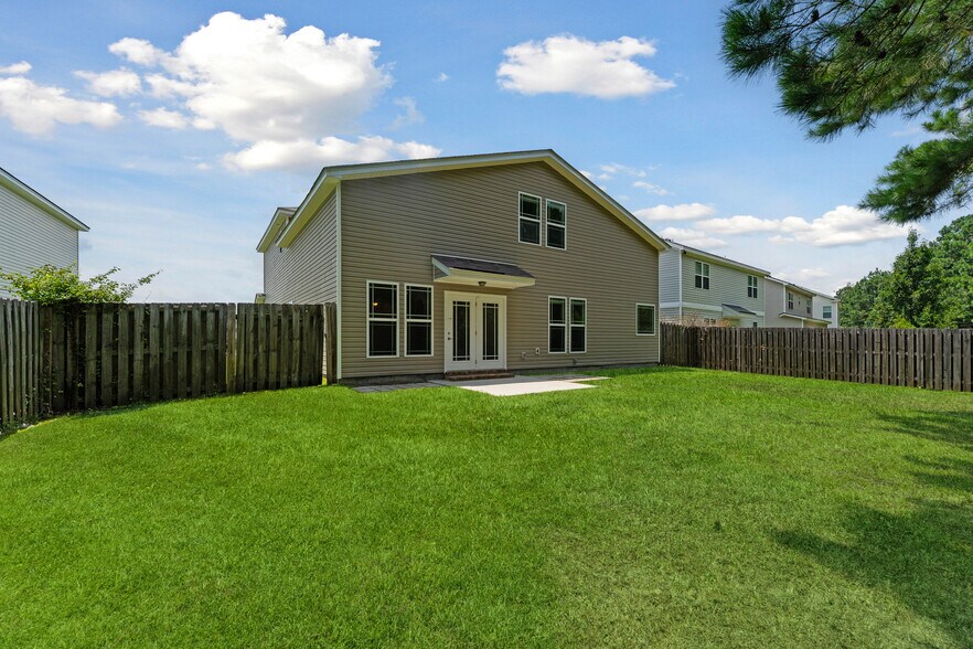 Building Photo - 28 Melody Dr