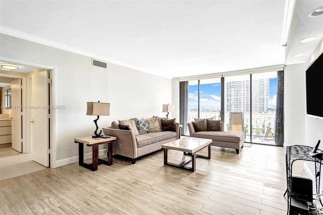 Building Photo - 3000 Island Blvd