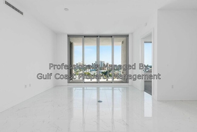 Building Photo - 111 S Pineapple Ave