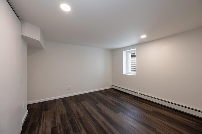 Building Photo - 124 Bentley Ave