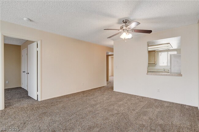 Building Photo - 7100 W Pirates Cove Rd