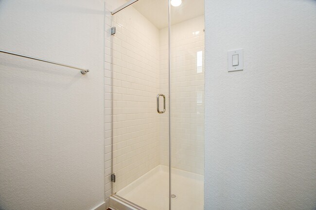 Building Photo - 943 Malibu Shr Ln