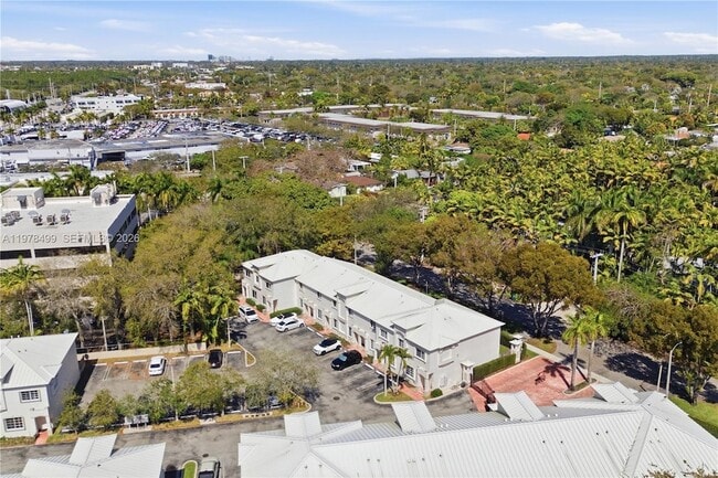 Building Photo - 15720 SW 92nd Ave