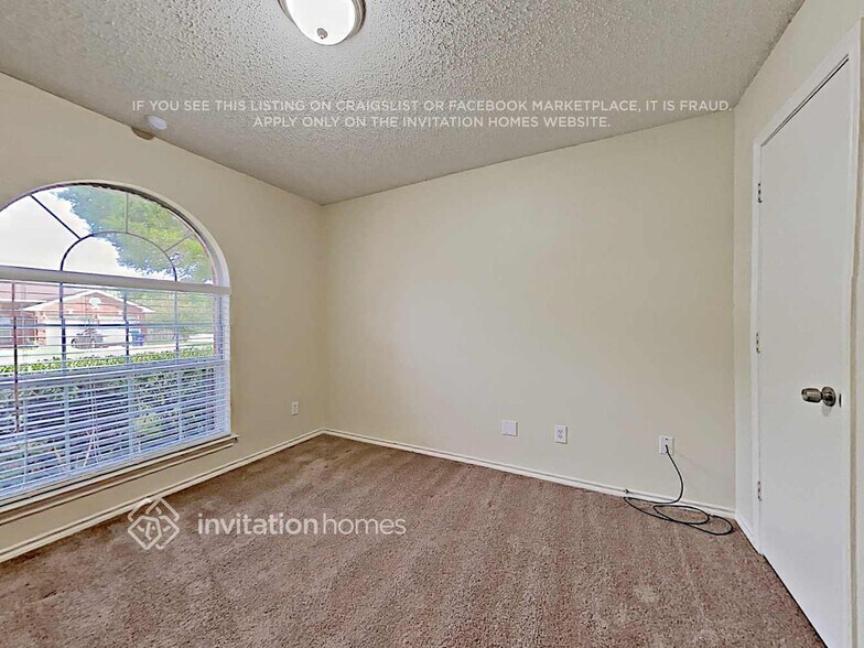 Building Photo - 1001 Ridgecrest Dr
