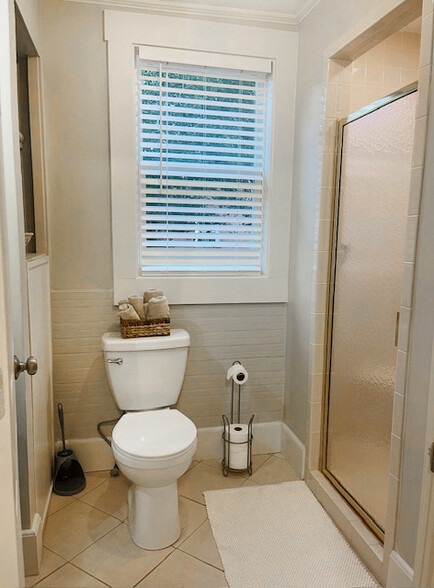 Building Photo - 222 Columbus Dr