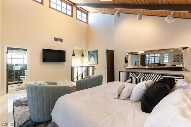 Building Photo - 2845 Queens Courtyard Dr