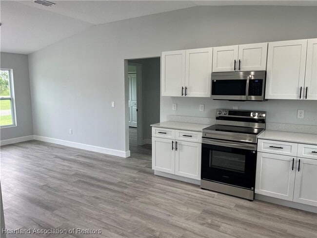 Building Photo - 7213 Ancha St