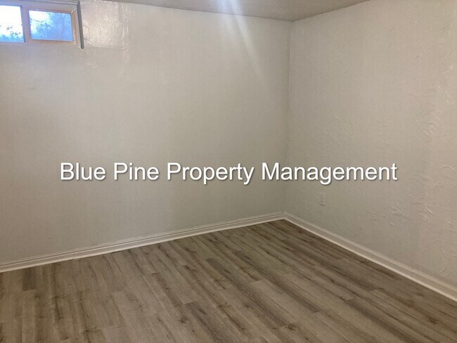 Building Photo - 3354 E Iona Rd