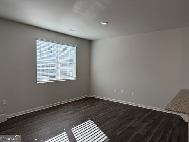 Building Photo - 3 Silverbell Ln NW