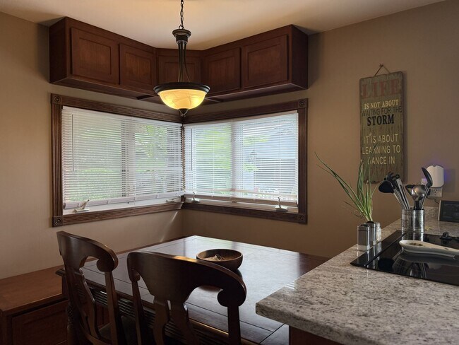 Building Photo - Adorable 2-Bedroom Cottage in Marion!