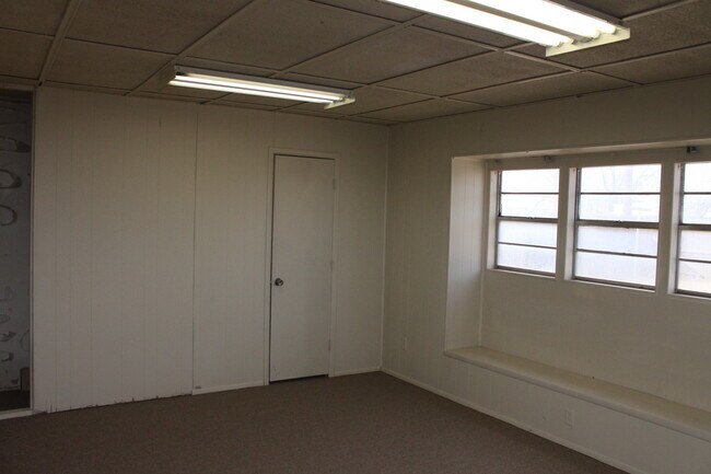 Building Photo - Available February. Large game room in back w/ electricity