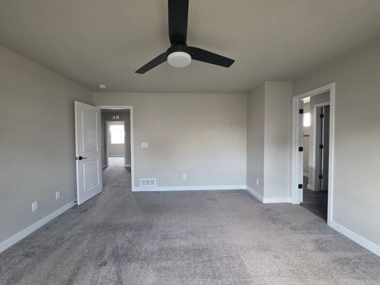 Building Photo - 10429 Luneth Dr