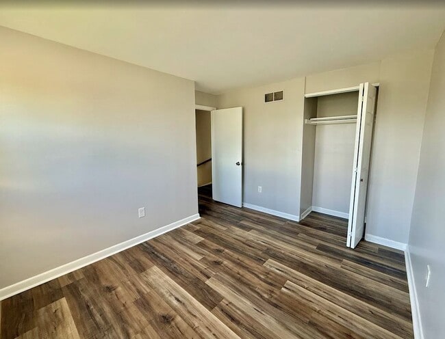 Building Photo - 4740 Vancouver Rd