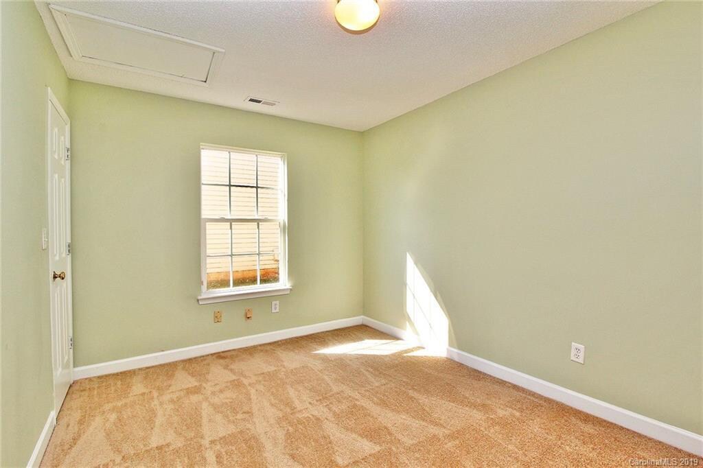 Building Photo - Room in Single Family Home on Tom Hunter Rd