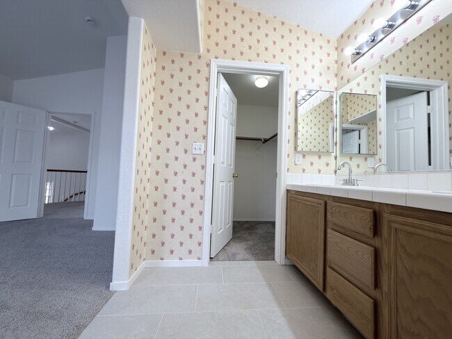 Building Photo - 8232 Fame Ave