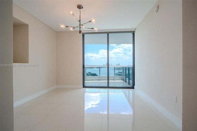 Building Photo - 900 Biscayne Blvd