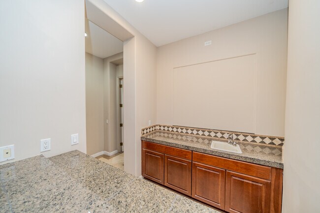 Building Photo - 17425 Cyrus Ln