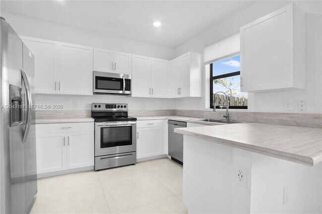 Building Photo - 20610 NE 5th Pl