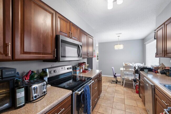 Building Photo - 461 Dove Valley Rd