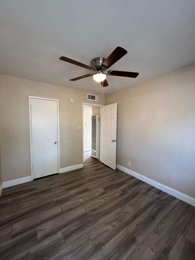 Building Photo - This cute home won't last long with a new ...