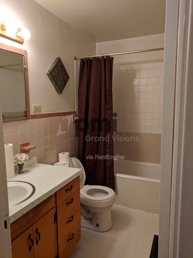 Building Photo - 2284 E Clay St