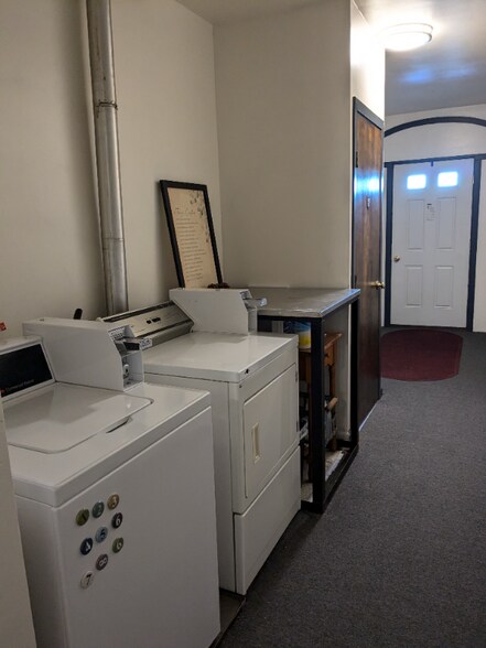 Building Photo - 2274 S Market St