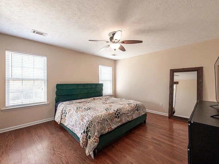 Building Photo - 1473 Oxpens Rd