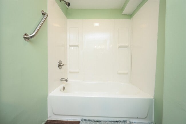 Building Photo - 55 Glenrose Ave