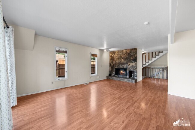 Building Photo - Towne East Single Family Home