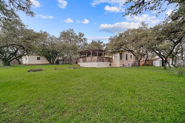 Building Photo - 2BED, 2BATH HOLLYWOOD PARK