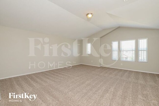 Building Photo - 10407 Queensland Way